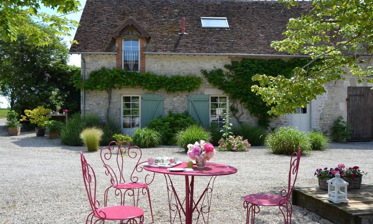 Chilleurs-aux-Bois House | Holiday Home in Chilleurs near Château