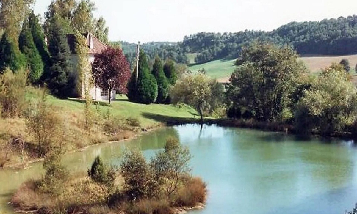 Montaigu-de-Quercy House | Holiday home in Montaigu-de-Quercy with garden