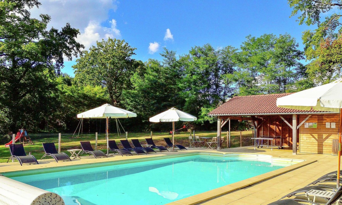 Oradour-sur-Vayres House | Holiday Home with Private Terrace