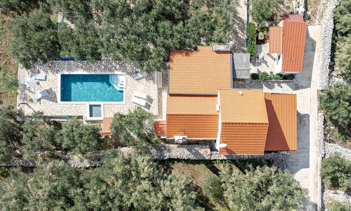 Potirna House | Holiday Home Holiday Home Ivan with Heated Pool