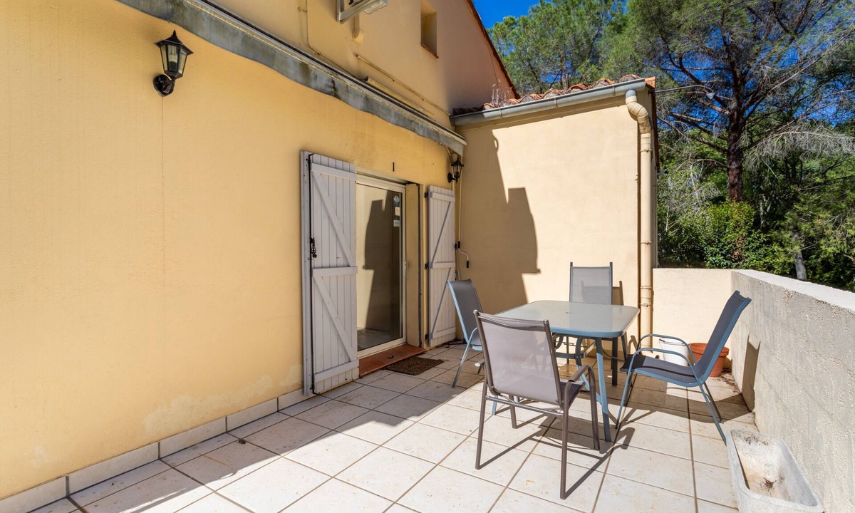 Reynes House | Holiday Home 1 with Mountain View, Air Conditioning