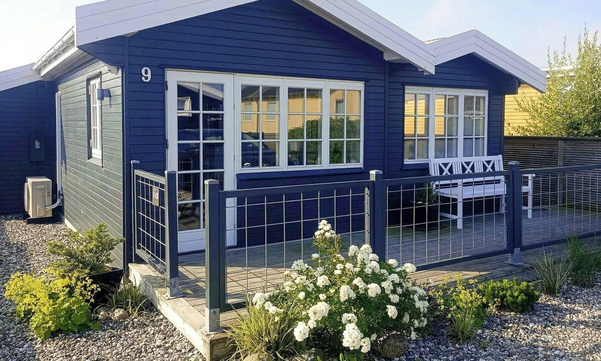 Mesinge House | Holiday home 70 metres from Dalby Bugt beach