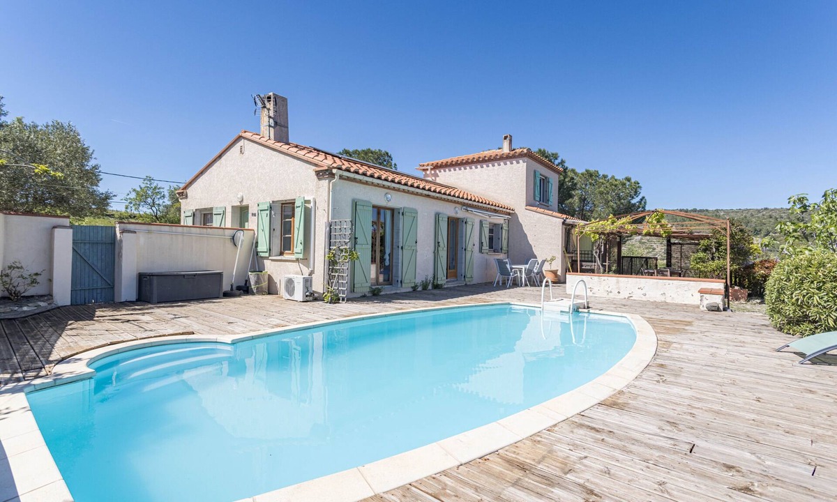 Latour-de-France House | Holiday Home “Alba” with Mountain View, Shared Pool, and Air Conditioning