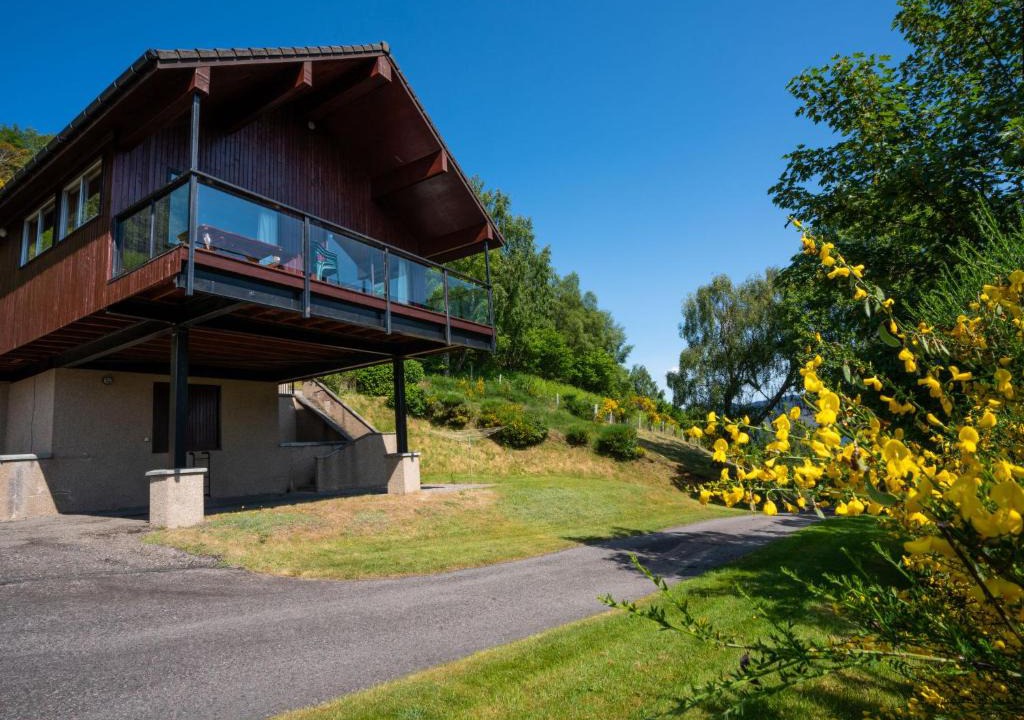 Lewiston House | Holiday Home Achmony Number 6 by Interhome