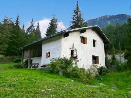 Sent House | Holiday Home Alte typische Engadinermühle by Interhome