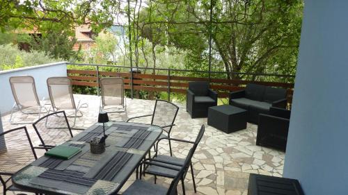 Krusevo House | Holiday Home Blue ll 30 steps from the beach
