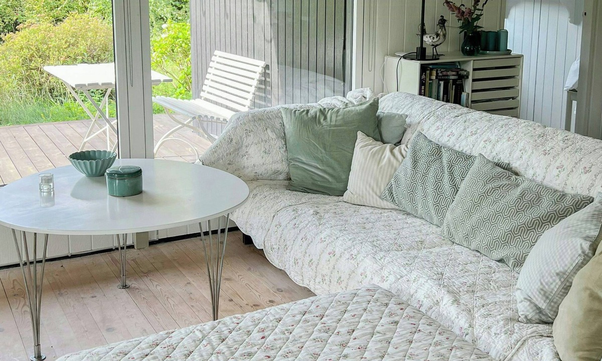Hundested House | Holiday home by Kattegat and Hald Beach