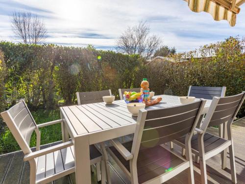 Cabourg House | Holiday Home Cabourg Cottage-4 by Interhome