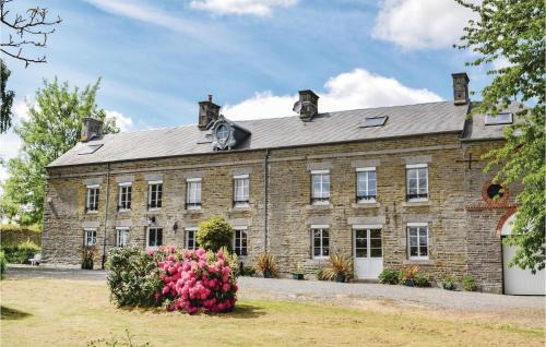 Vassy House | Holiday Home Château De Bremesnil P-836