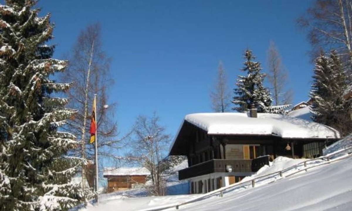 Lenk Ski Chalet | "Holiday home ""Datscha"" detached with garden"