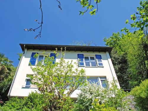 Bissone House | Holiday Home Christa by Interhome