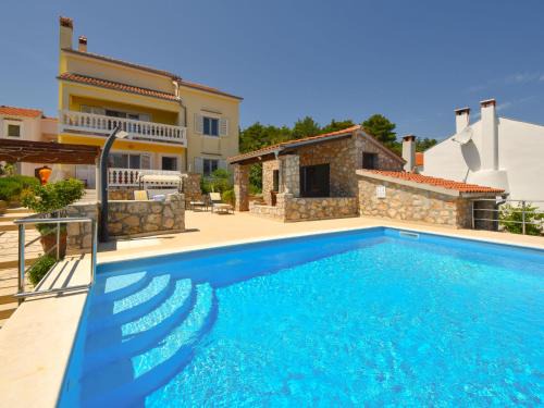 Mali Iz House | Holiday Home Cici by Interhome