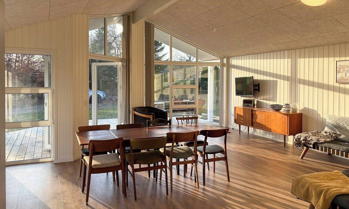 Saksild Strand House | Holiday home close to beach near Norsminde