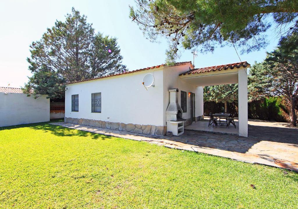 Cambrils House | Holiday Home Cornelia Pucho by Interhome