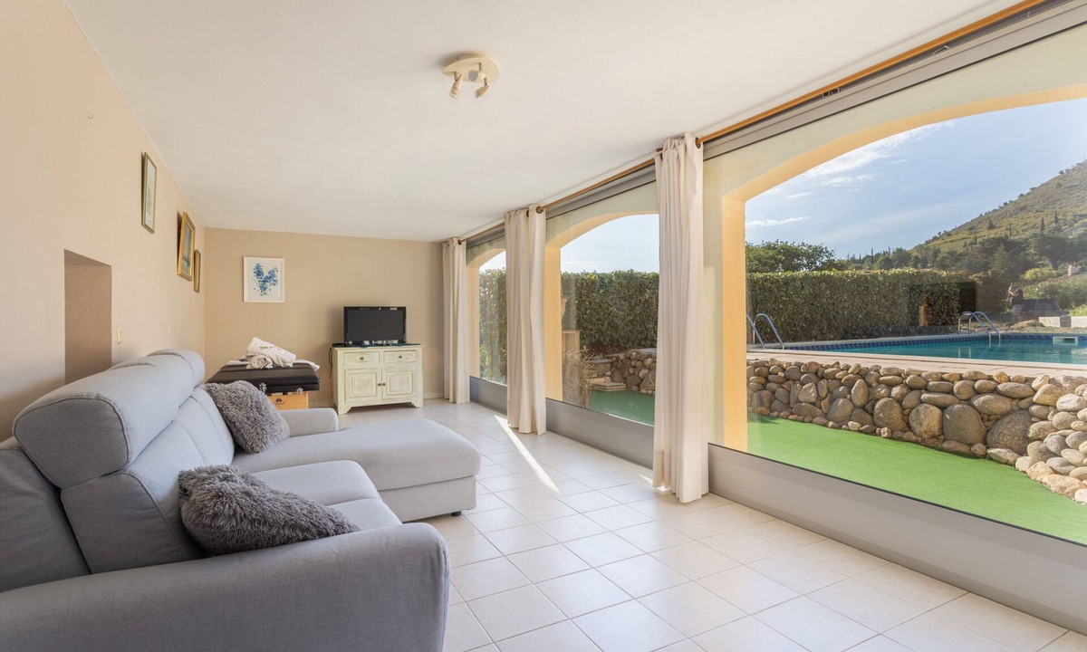 Camelas House | Holiday Home 'Dels Ocells' with Sea View, Shared Pool and Wi-Fi