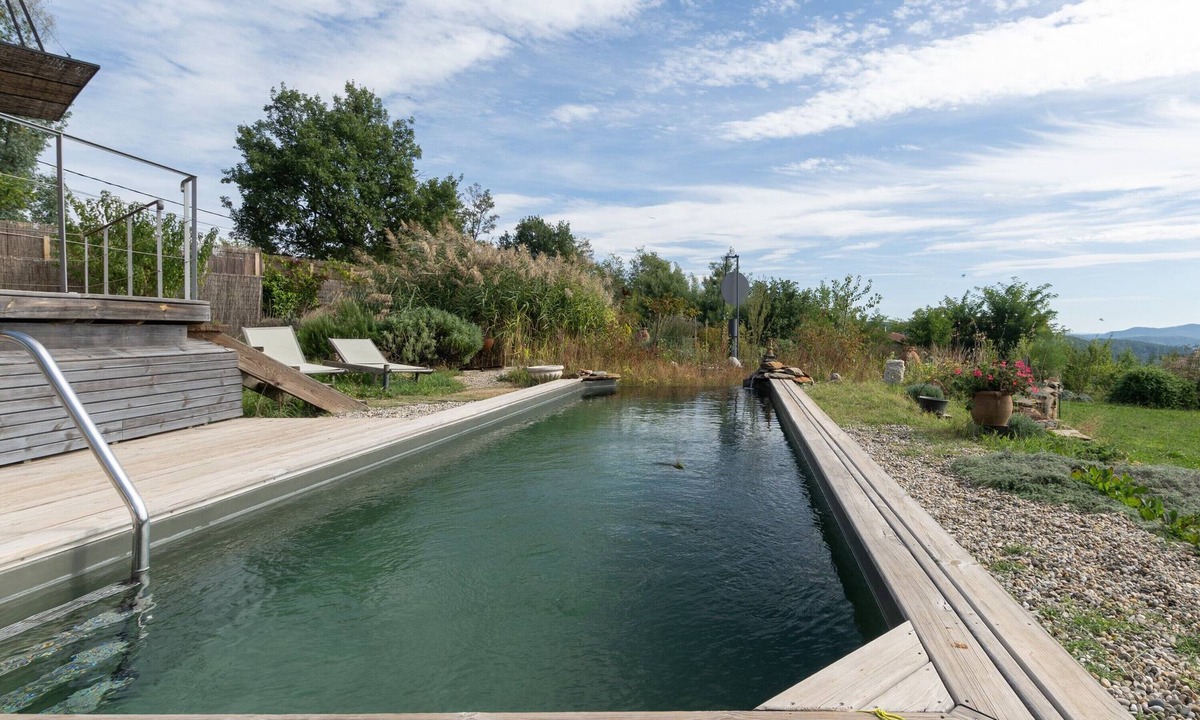 Payzac House | Holiday Home 'Eco Gîte' with Mountain View, Wi-Fi and Air Conditioning