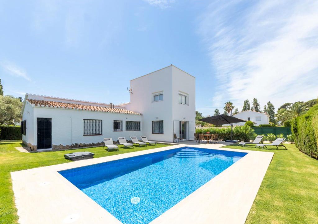 Cambrils House | Holiday Home Eldorado Playa 139 by Interhome