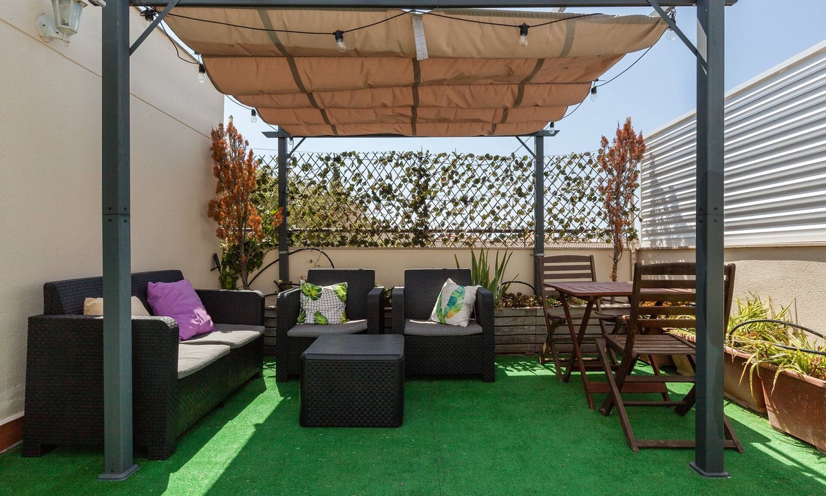Sant Pere de Ribes House | Holiday Home 'La Cantonada' with Private Terrace