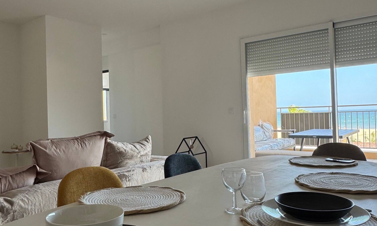 Port-la-Nouvelle House | Holiday Home 'Face À La Mer 2' with Private Terrace and Air Conditioning