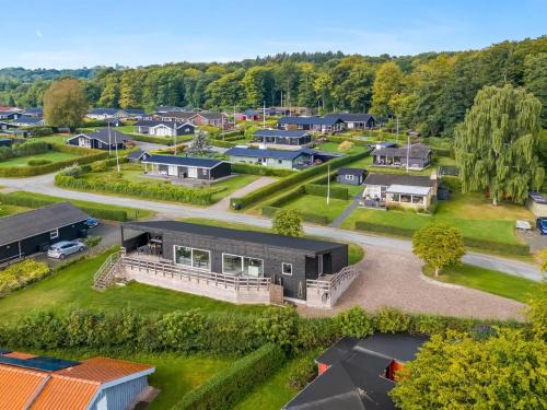 Bjert House | Holiday Home Fin - 150m from the sea by Interhome