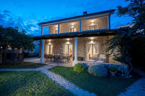 Zubovici House | Holiday Home Fiola