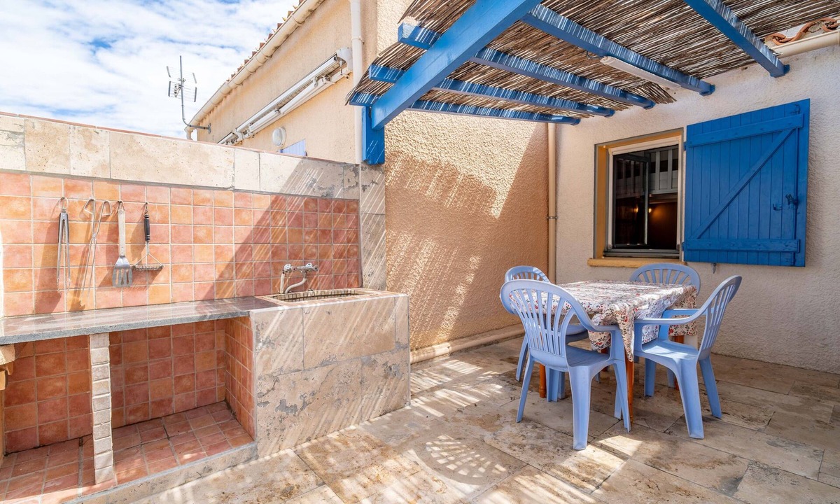 Les Cabanes de Fleury House | Holiday Home 'Fleurynes' with Terrace and Private Garden