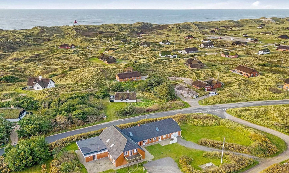 Vedersø Klit House | Holiday home for 22 guests