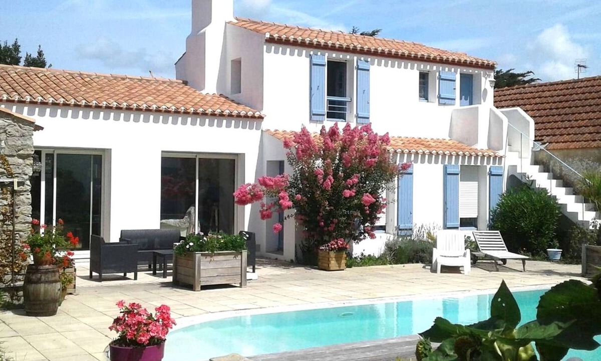 La Gueriniere House | Holiday home for 6 with pool in La Guérinière