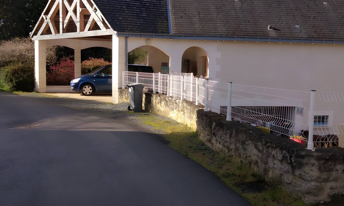 Civray-de-Touraine House | Holiday Home 'Gîte Des Caves' with Private Terrace, Wi-Fi and Air Conditioning