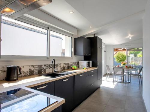 La Bernerie-en-Retz House | Holiday Home L'Effet Mer by Interhome