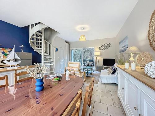 La Bernerie-en-Retz House | Holiday Home Le Sémaphore by Interhome