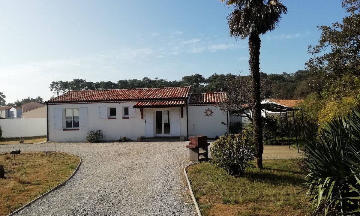 Les Conches House | Holiday home in Conches