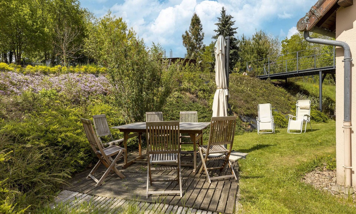 Ouroux-en-Morvan House | Holiday home with beautiful views