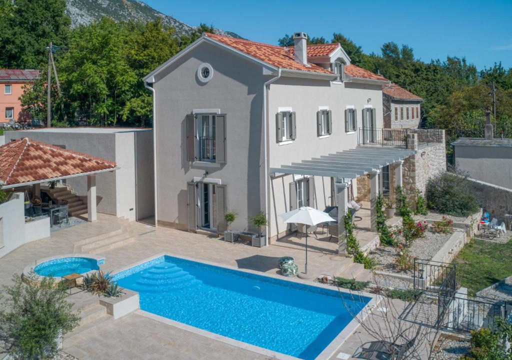 Drivenik House | Holiday Home Frangipane - CKV405 by Interhome