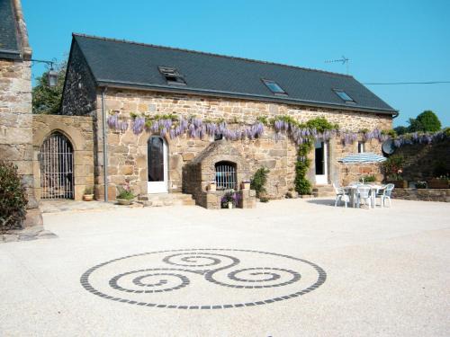 Ploumilliau House | Holiday Home Gîte Triskell by Interhome