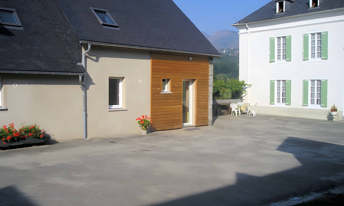 Lau-Balagnas House | Holiday Home "Gîte Chez Pascalette" with Mountain View, Private Terrace and Wi-Fi