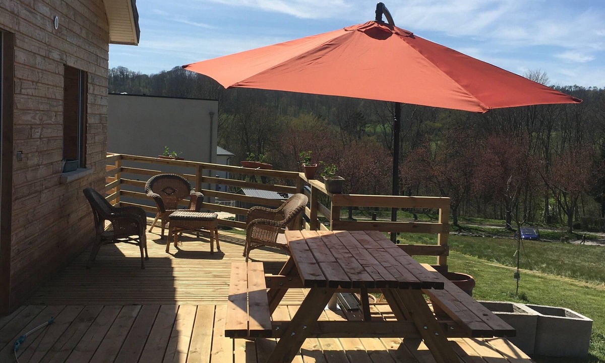 Givonne House | Holiday Home 'Gîte Le Clos Du Bannet' with Wi-Fi