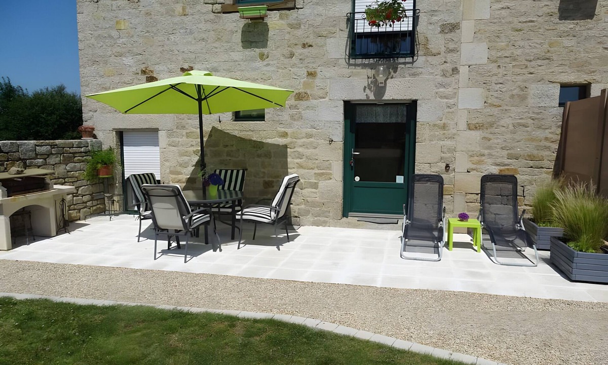 Trebedan House | Holiday Home "Gîte Les Hortensias with Pool" – Private Pool, Wi-Fi & Air Conditioning