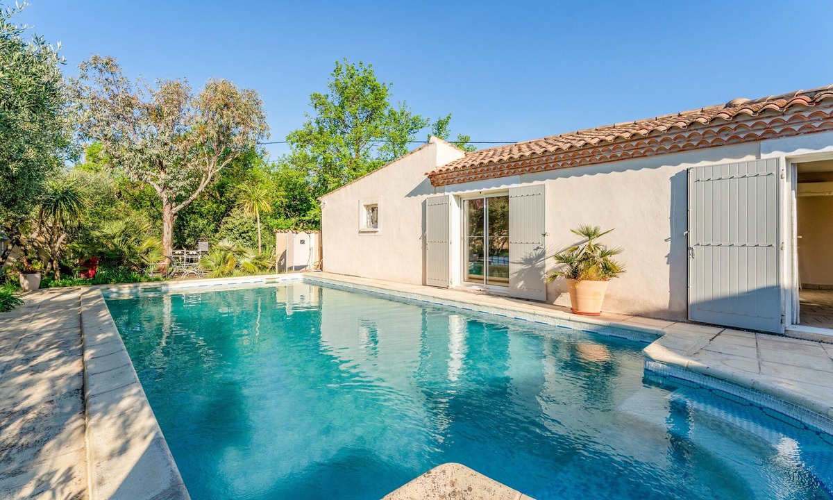 Comps House | Holiday Home 'Gites Le Clos Olives in Provence' with Mountain View, Wi-Fi and Air Conditioning