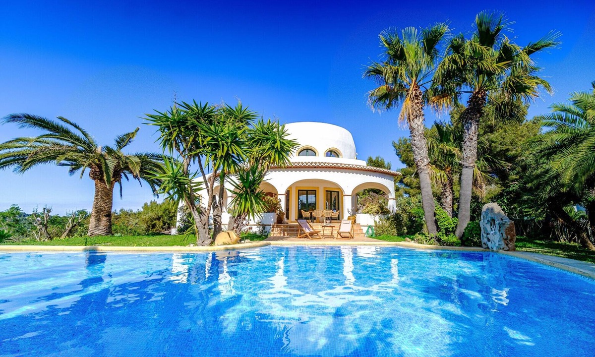 Javea House | Holiday Home 'Gran Villa En Jávea - Granadella' with Sea Views, Wi-Fi & Air Conditioning