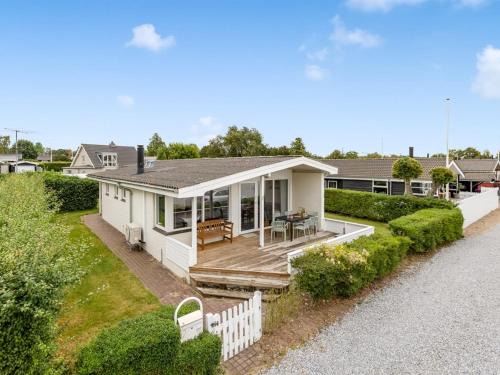 Hejsager Strand House | Holiday Home Gudmund - 50m from the sea by Interhome