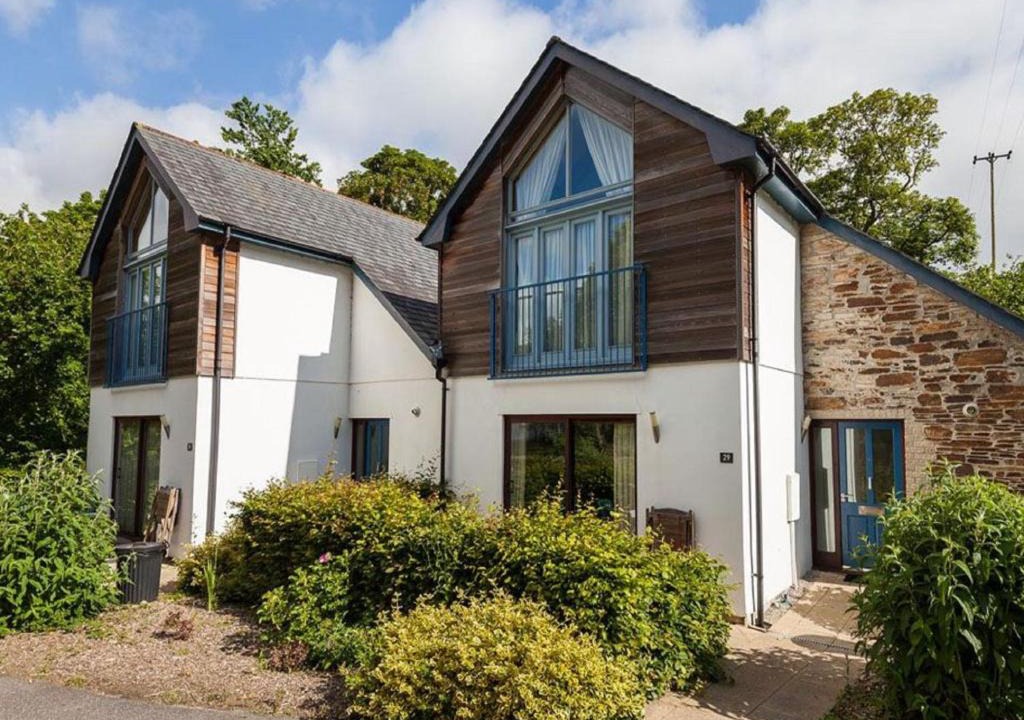 Carnon Downs House | Holiday Home Haven by Interhome