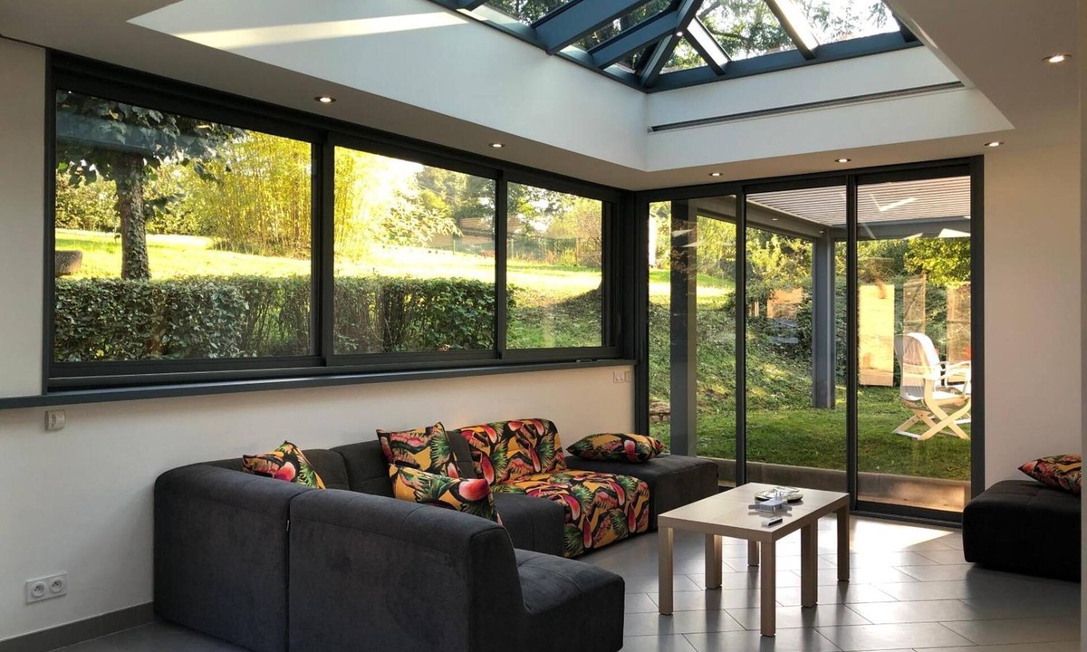 Corbelin House | Holiday Home 'Havre De Paix Et De Verdure' with Private Terrace, Private Garden and Wi-Fi