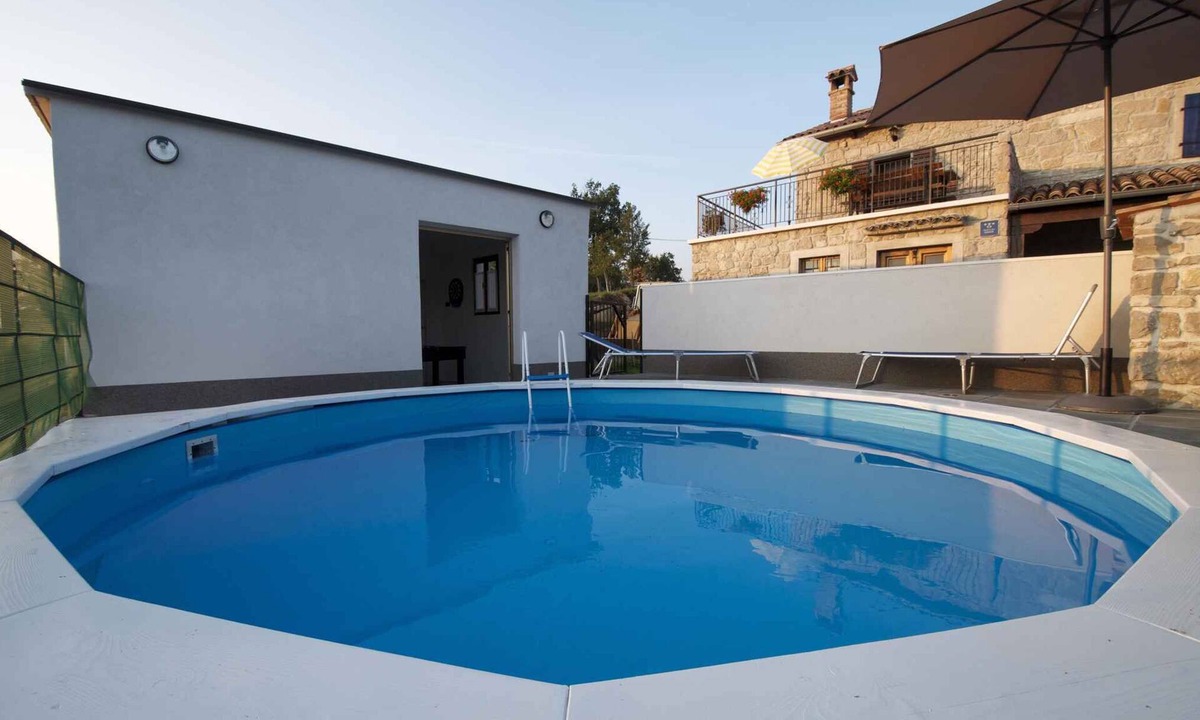 Buzet House | Holiday home in a quiet location with pool