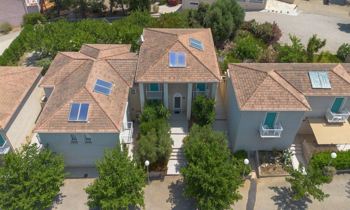 Aregno House | Holiday home in Algajola, 100 m from beach