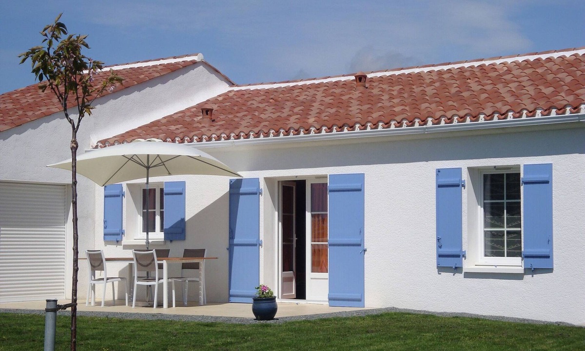 Avrille House | Holiday Home in Avrillé near Sandy Beaches