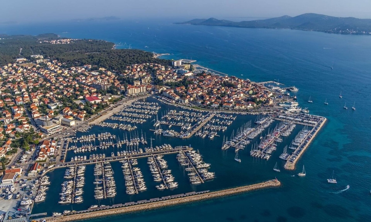 Drage House | Holiday Home in Drage with Seaview, Balcony, Air condition, WIFI (571-1)
