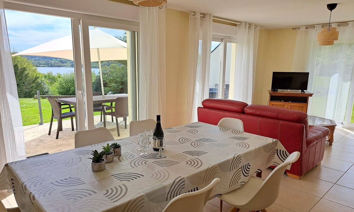 Hanvec House | Holiday Home in Hanvec for 5