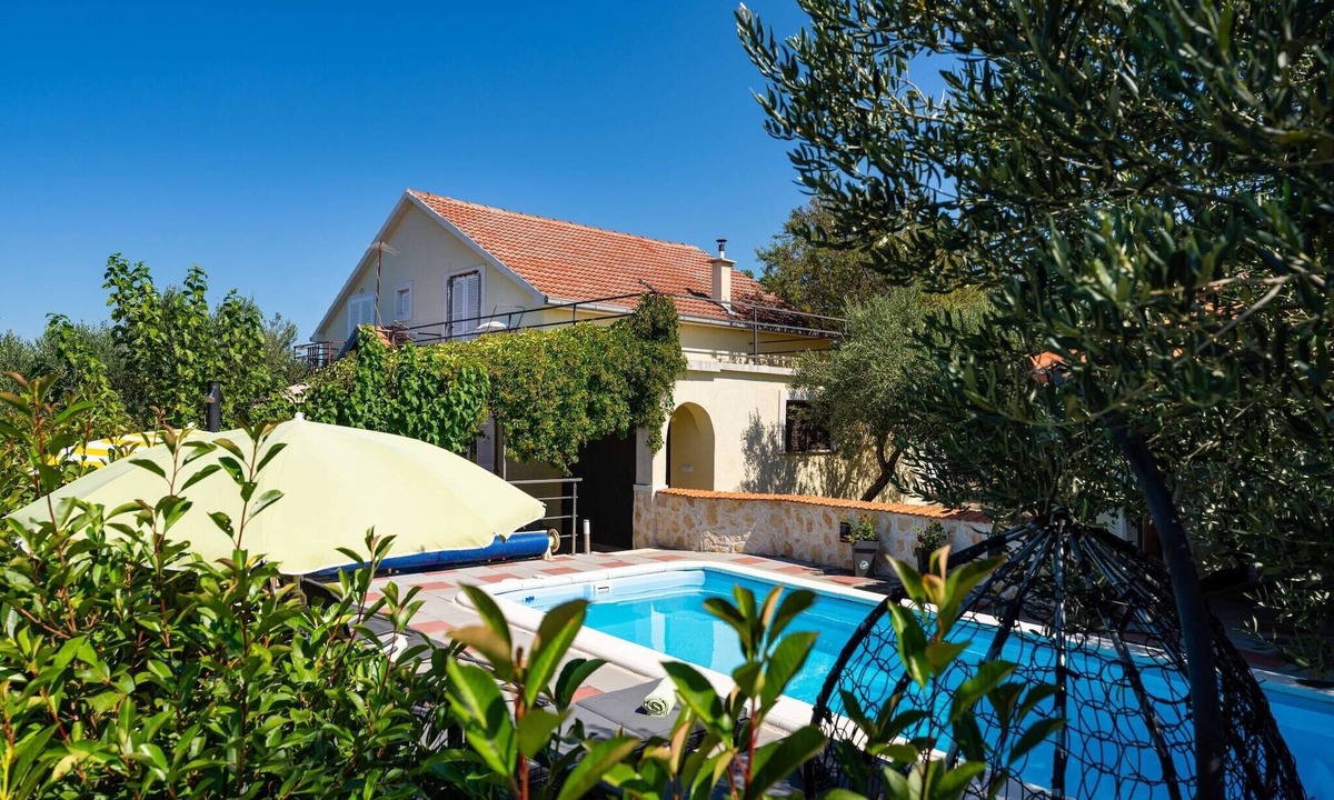 Skradin House | Holiday home in Krkovic with large swimming pool