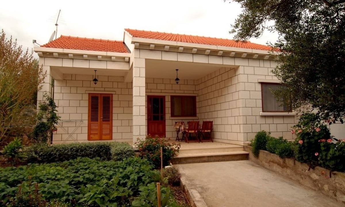 Lumbarda House | Holiday Home in Lumbarda with Seaview, Terrace, Air condition, WIFI (128-4)